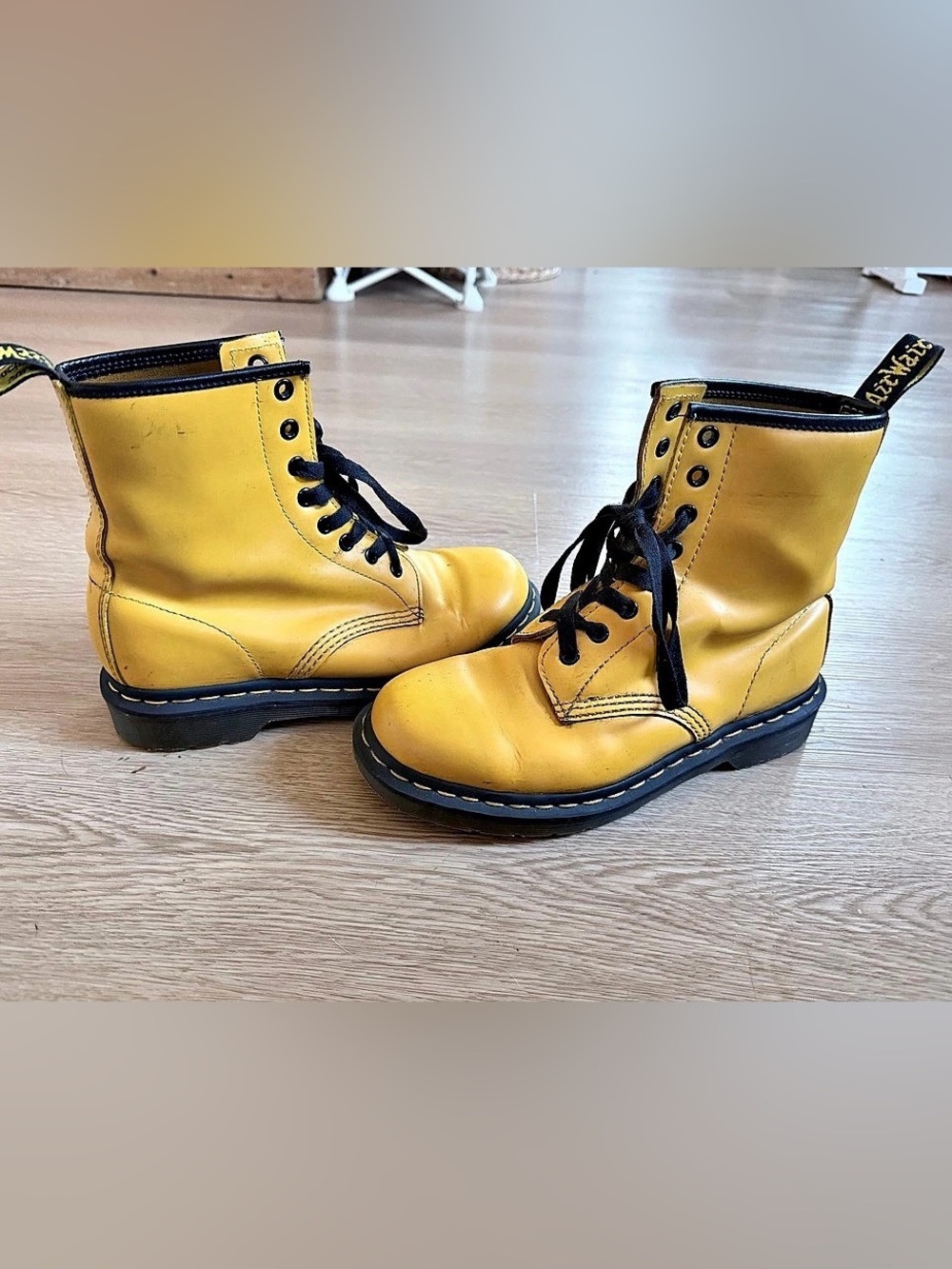 Dr. Martens 1460 Combat Boots Mustard Yellow US 7 women’s / EU 38- Like NEW